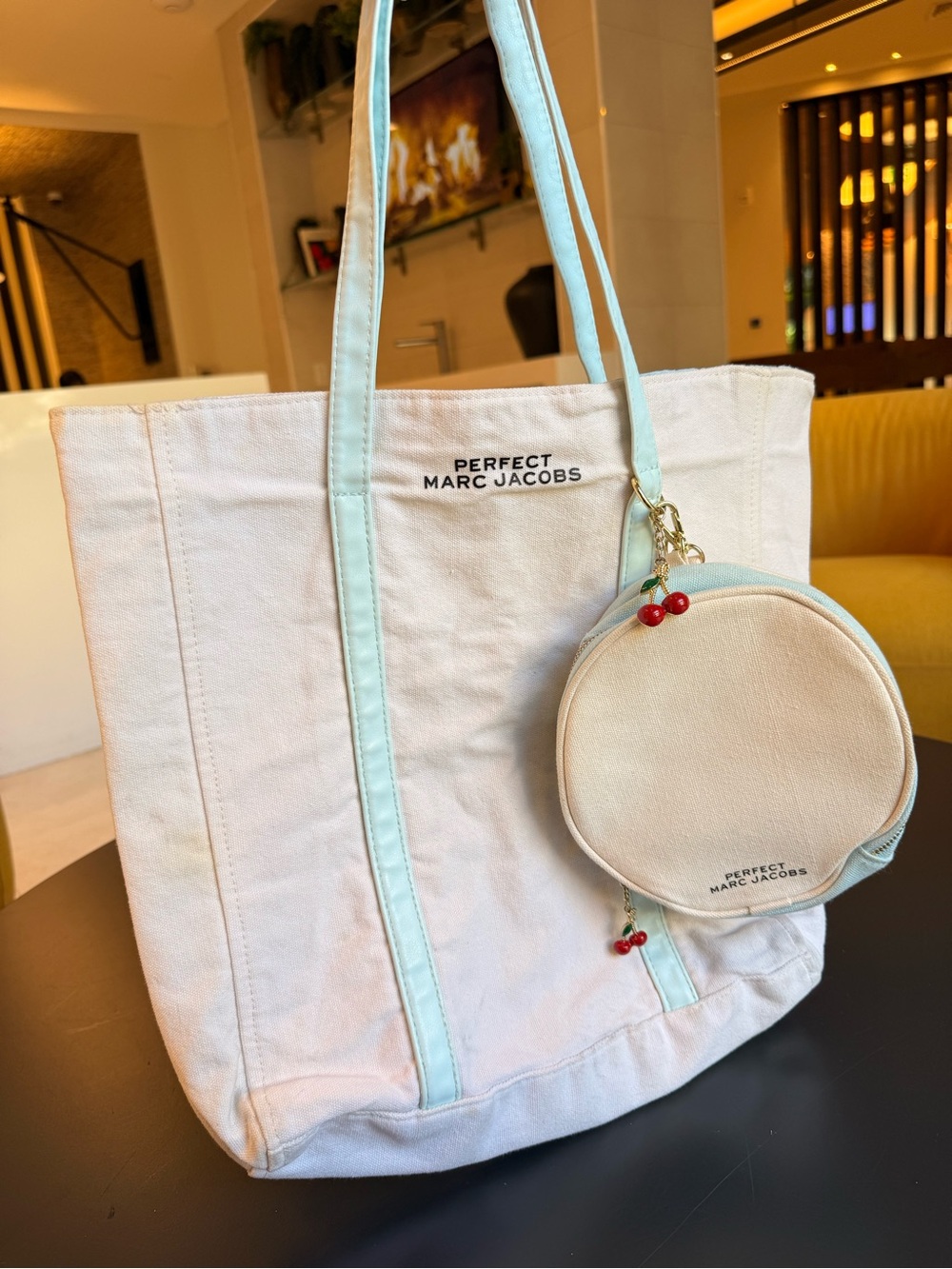 Marc Jacobs Perfect Beauty Canvas‎ Tote Bag + Round Wristlet Pouch Set Blue Trim
